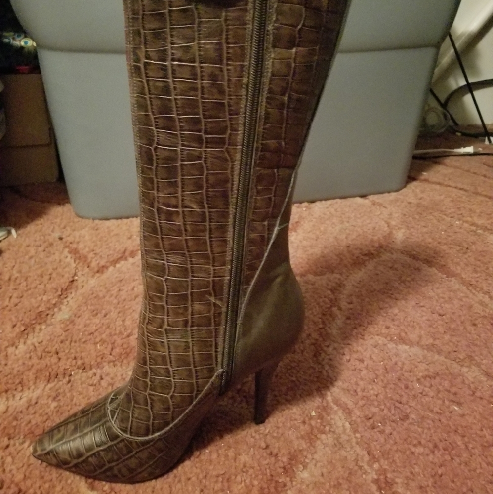 Andrea Boots